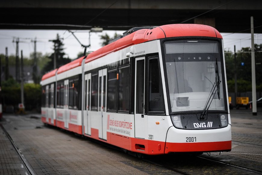 Bombardier delivers first new FLEXITY low-floor tram to Duisburg in Germany